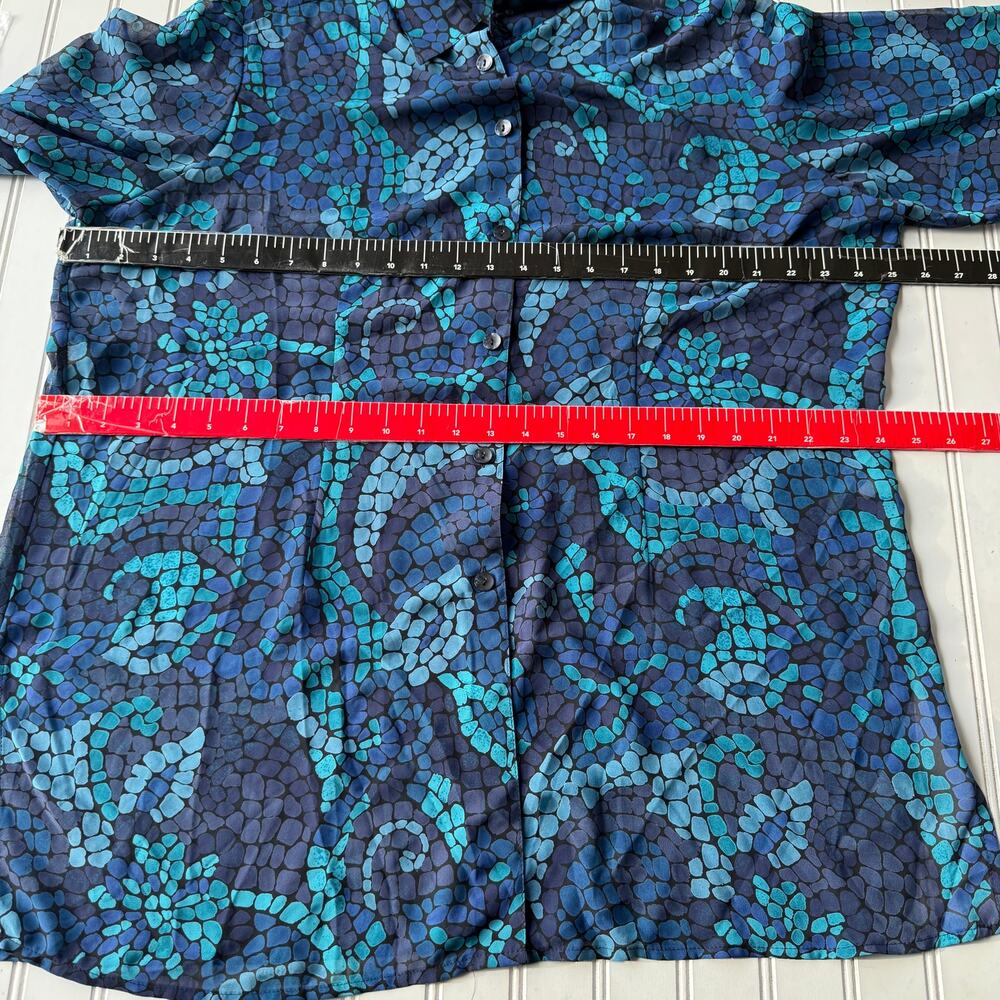 features a vibrant mosaic-style pattern in shades of blue and teal Size 14 - Picture 9 of 10